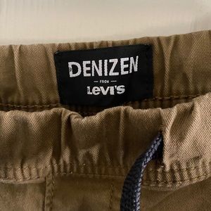 Men’s jogger style tan Levi pants